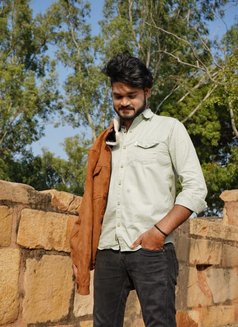 Ayush Khurana - Male escort in New Delhi Photo 7 of 8