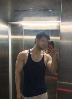 Aryankhannawork - Male escort in Mumbai Photo 2 of 9