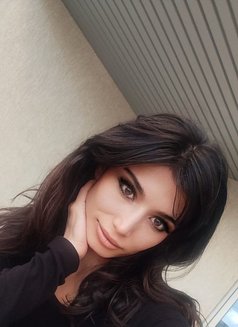 Russian Escort in Surya Hotel - escort agency in New Delhi Photo 1 of 4