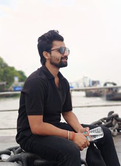 Kale Cma - Male adult performer in Kolkata Photo 6 of 7