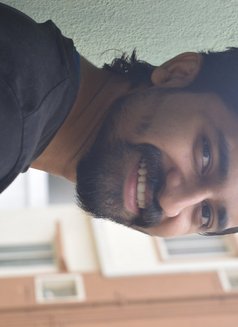 Kale Cma - Male adult performer in Kolkata Photo 7 of 7