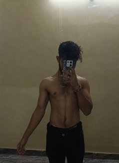 Praveen - Male escort in Bangalore Photo 3 of 3
