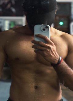 Rahul Rawat - Male एस्कॉर्ट in New Delhi Photo 3 of 3