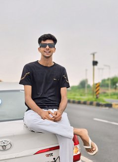 Parashchoudhary - Male ఎస్కార్ట్ in Jaipur Photo 15 of 21