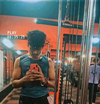 Saint - Male एस्कॉर्ट in Surat