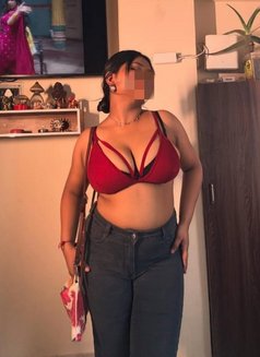Cam Girl - escort in Mumbai Photo 1 of 2