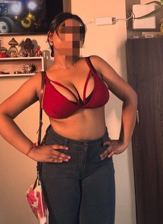 Cam Girl - escort in Mumbai Photo 2 of 2