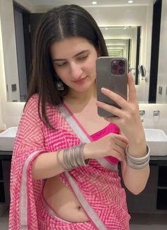 Radhika - escort in Thiruvananthapuram Photo 3 of 3