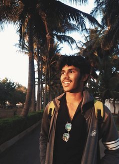 Ariyansh - Male escort in Pune Photo 2 of 5