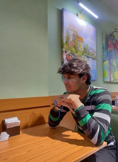 Ariyansh - Male escort in Pune Photo 4 of 5