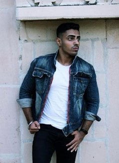 Vaibhav Chugh - Male escort in New Delhi Photo 5 of 8