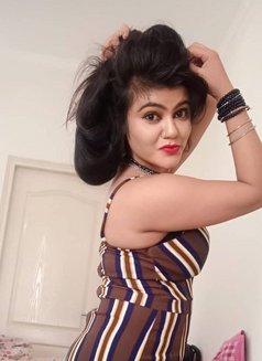 Seema - escort in Noida Photo 3 of 9