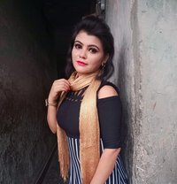 Seema - escort in Noida Photo 4 of 9