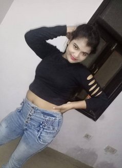 Seema - escort in Noida Photo 8 of 9