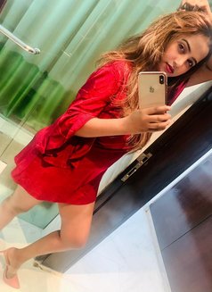 Priya - एस्कॉर्ट in Bangalore Photo 1 of 2