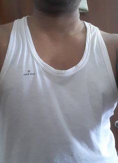 HIGH PROFILE PLAYBOY FOR H/P FEMALES - Male ఎస్కార్ట్ in Kolkata Photo 1 of 4