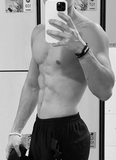 Aayush - Male एस्कॉर्ट in Noida Photo 2 of 2