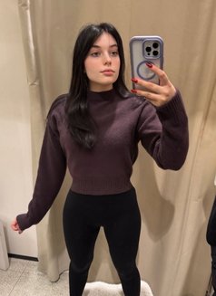 Annie Cole - এস্কর্ট in Bangalore Photo 1 of 2