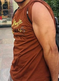 Independent Real Meet Rahul - Male escort in New Delhi Photo 4 of 8