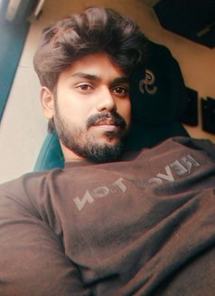 Rohan - Male escort in Mumbai Photo 2 of 4