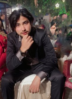Roy - Male escort in New Delhi Photo 1 of 4