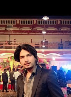 Roy - Male escort in New Delhi Photo 4 of 4