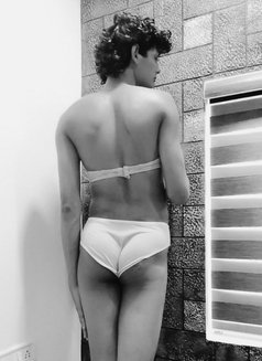 Lisaaa - Transsexual escort in Kochi Photo 2 of 5