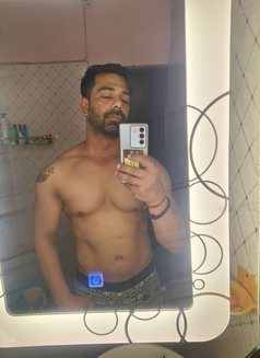 Rohan - Male एस्कॉर्ट in New Delhi Photo 1 of 5