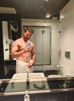 Rohan - Male एस्कॉर्ट in New Delhi Photo 3 of 5