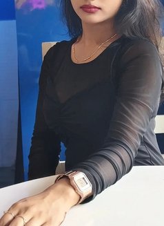 Simran - escort in Gurgaon Photo 1 of 6