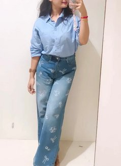 Simran - escort in Gurgaon Photo 2 of 6