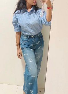 Simran - escort in Gurgaon Photo 5 of 6