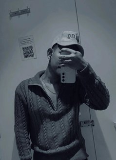 Yash Saha - Male escort in Hyderabad Photo 2 of 3