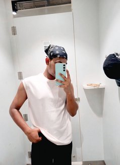 Yash Saha - Male escort in Hyderabad Photo 3 of 3