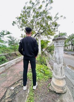 Saint - Male ఎస్కార్ట్ in Surat Photo 1 of 1