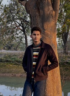 Yuvi Singh - Male एस्कॉर्ट in Punjab Photo 1 of 1