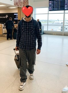 Jonny Male Escort Delhi - Male escort in New Delhi Photo 2 of 3