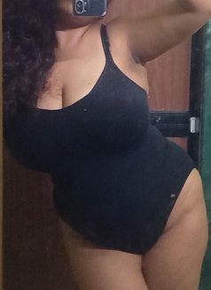 Amisha - escort in Mumbai Photo 3 of 3