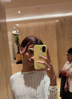 Vampyyy - Transsexual escort in New Delhi Photo 5 of 12