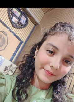 Divya - एस्कॉर्ट in New Delhi Photo 1 of 5