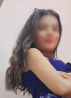 Divya - एस्कॉर्ट in New Delhi Photo 5 of 5