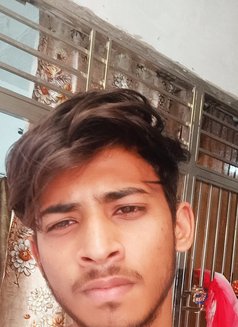 Sunny - Male escort in New Delhi Photo 1 of 1