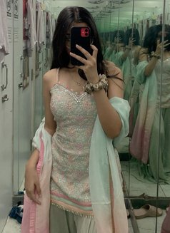 Shivani Singh - எஸ்கார்ட் in New Delhi Photo 4 of 5