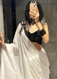 Shivani Singh - எஸ்கார்ட் in New Delhi Photo 5 of 5