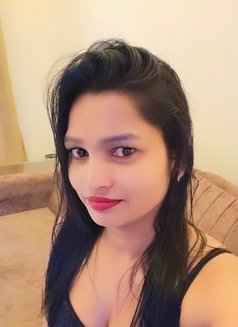 Jiya Sindhe Real Meet and Cam Show - ఎస్కార్ట్ in Bangalore Photo 1 of 1