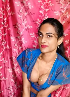 Sherin - Transsexual escort in Bangalore Photo 3 of 12