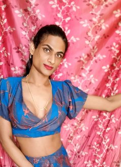 Sherin - Transsexual escort in Bangalore Photo 5 of 12