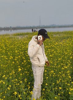 Dhruv Hr - Male escort in New Delhi Photo 3 of 11