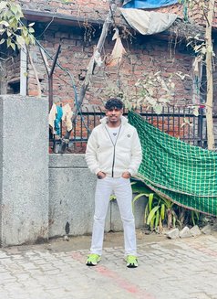 Dhruv Hr - Male escort in New Delhi Photo 4 of 11