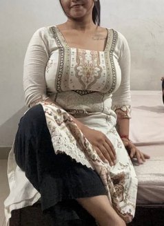 Simra - escort in Coimbatore Photo 2 of 6